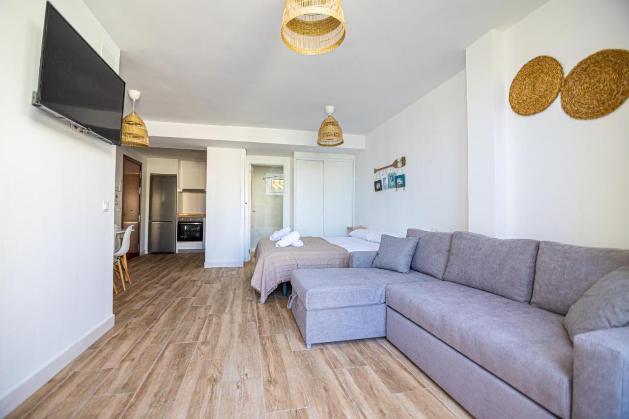 Sunstay Loft Puerto Marina เบนัลมาเดนา ภายนอก รูปภาพ