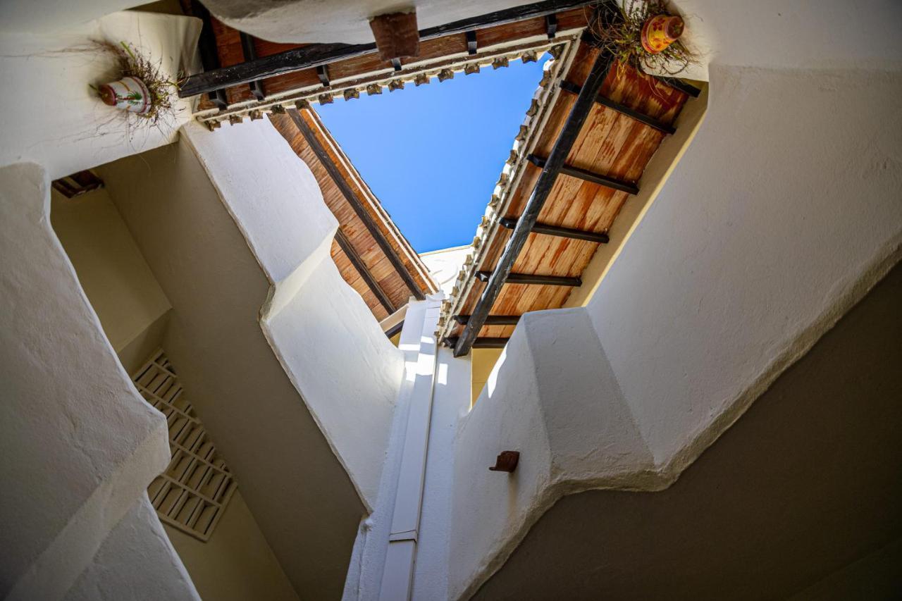 Sunstay Loft Puerto Marina เบนัลมาเดนา ภายนอก รูปภาพ